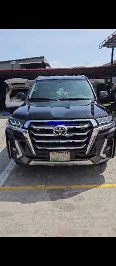 Newly respray Toyota jeep